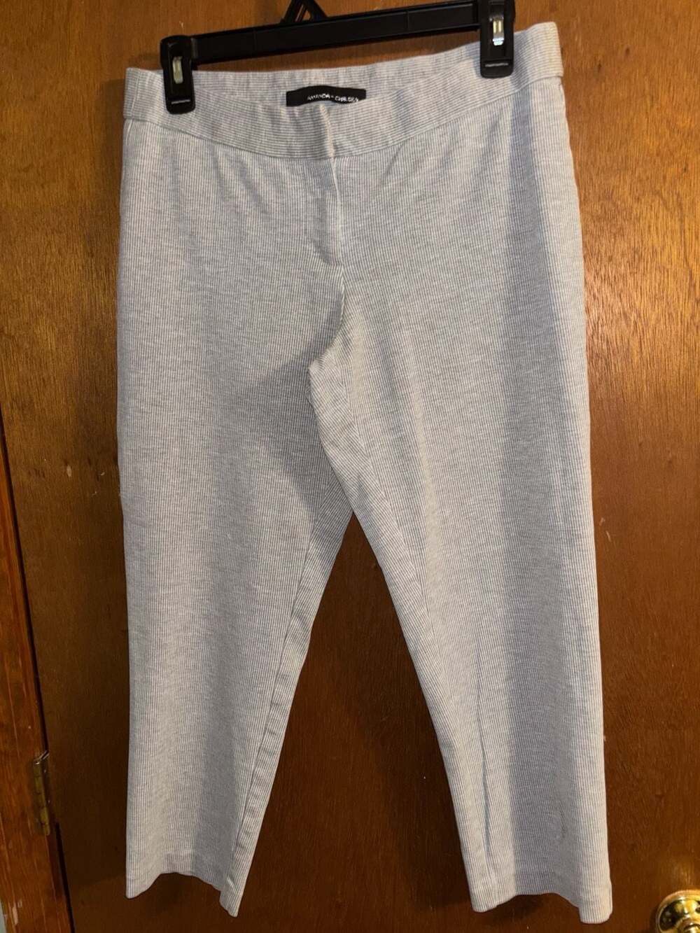 Amanda + Chelsea Grey Pinstripe Capri Pants Size 6